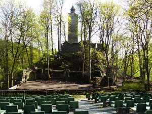 Romantikbühne am Schlossturm in Bad Berneck, eine Freilichtbühne