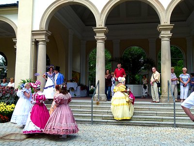 Arkaden der Säulenwandelhalle in Bad Steben