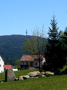 Bischofsgrün mit dem Schneeberg im Fichtelgebirge