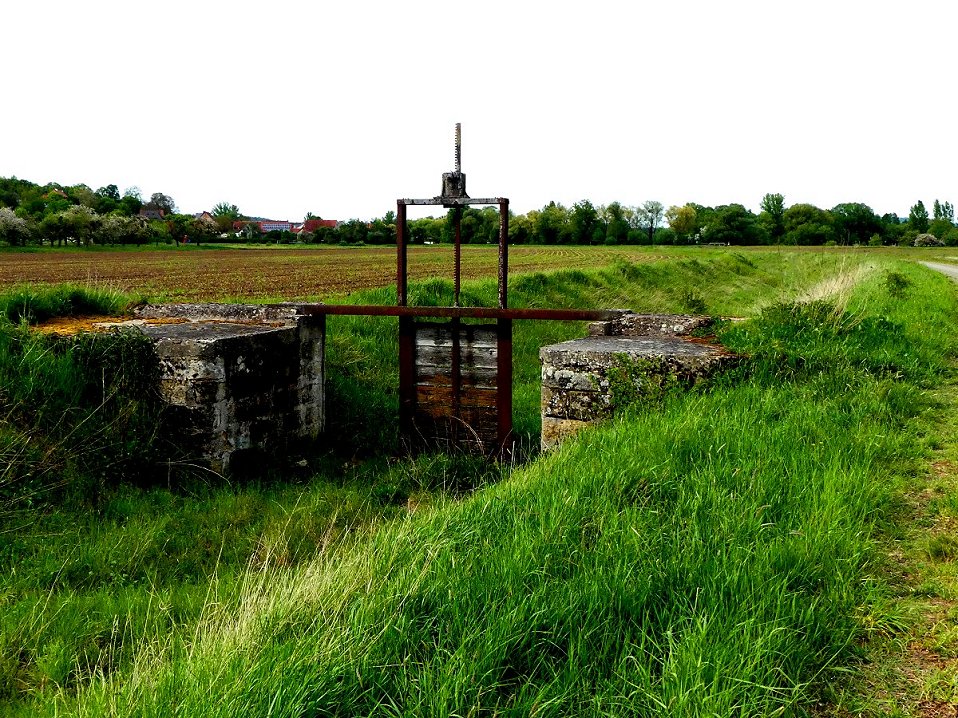 Wehre und Bewässerungsgräben versorgten die Wässerwiesen mit Flusswasser und Nährstoffen