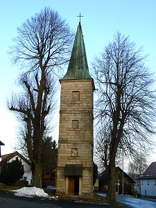 Turm der alten Pfarrkirche als Kriegerdenkmal