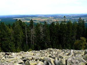 Blick von der Platte auf die Innere Hochfläche des Fichtelgebirges, das Sechsämterland