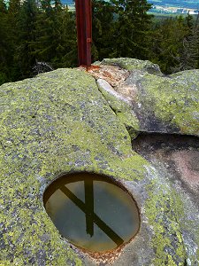 Druidenschüsseln auf dem Kreuzfelsen des Rudolfsteins