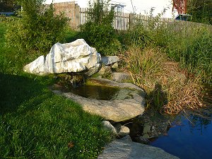 Schönbrunn - Brunnen am Dorfteich