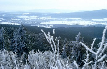 Das winterliche Weißenstadt vom Waldstein gesehen