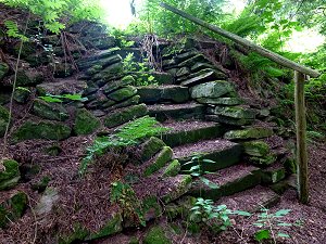 Steintreppe beim ehemaligen Kinderheim Winklas